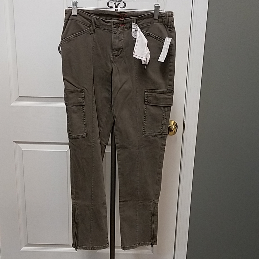 Low-rise cargo jeans by Worn Jeans size 10